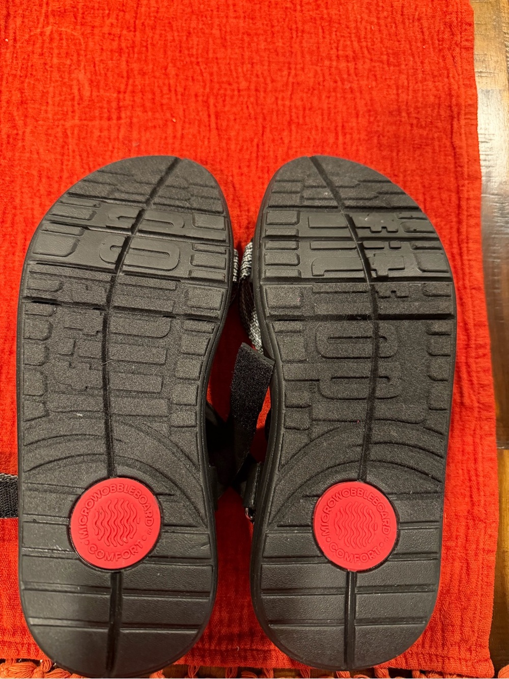 FitFlop Loosh Webbing Z-Strap Sandals - Picture 3 of 4